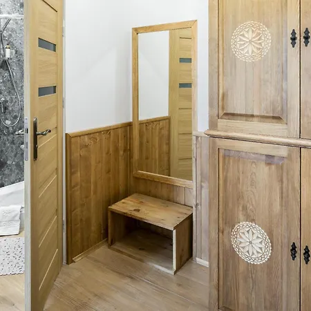 - Witkiewicza 1, Apartman *