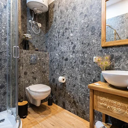 - Witkiewicza 1, Apartmán